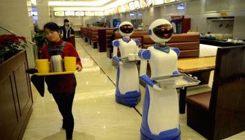 robot pelayan