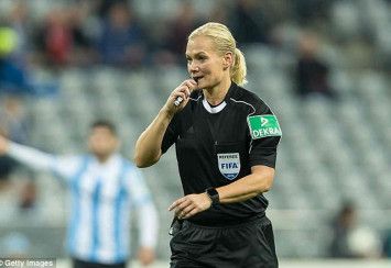 wasit perempuan