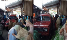 Nutup jalan umum untuk resepsi pernikahan