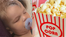 balita tersedak popcorn