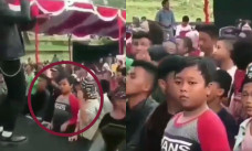 nonton konser kok anteng