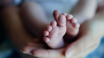 Ibu bad mood, bayi dilempar