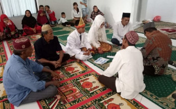 Pasangan menikah di Mapolres Pangkalpinang