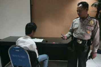 Ilustrasi dikawal polisi