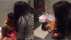 Kelelahan berjualan tissue, anak ini tertidur di depan gerai Pizza Hut Citraland Hertasning Makassar