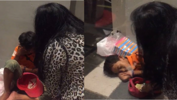 Kelelahan berjualan tissue, anak ini tertidur di depan gerai Pizza Hut Citraland Hertasning Makassar