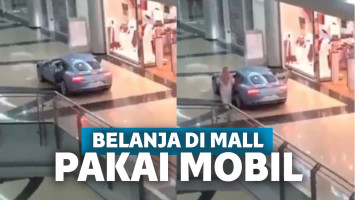 Shopping naik mobil dalam mall