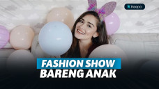 artis fashion show bareng anak