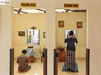 Foto ibadah beda agama
