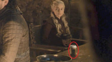 Blunder Memalukan Gelas Kopi Starbucks Muncul di Game of Throne, Netizen Langsung Berspekulasi