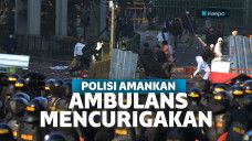 Polisi Amankan Ambulans Yang Bawa Batu di Kerusuhan Tanah Abang