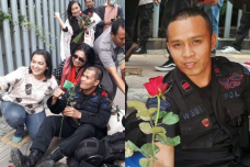 Polisi mendapat bunga