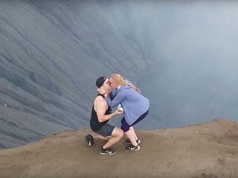 Lamaran di gunung bromo