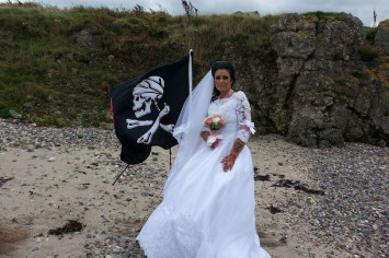 Seorang Wanita Minta Dirukiyah, setelah Menikah dengan Hantu Bajak Laut