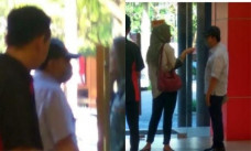 Foto Setya Novanto di Sebuah Toko Bangunan Mewah