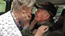 Terpisah Selama 75 Tahun, Akhirnya Pasangan Ini Bertemu Lagi