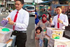 Penjual mi lidi viral