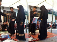 Pernikahan mahar kain kafan