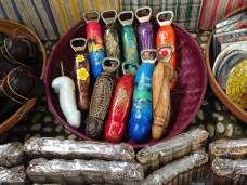 Lolok, souvenis unik yang banyak diburu traveller