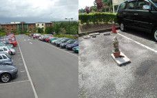 Parkiran mobil dipasangi batu nisan