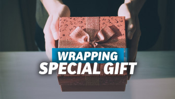 cara membungkus kado