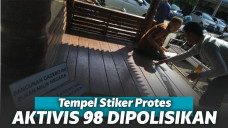 Stiker yang ditempel Boyamin di Gazebo PN Semarang