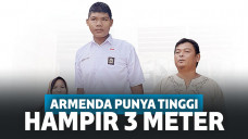 Remaja 16 Tahun Punya Tinggi Badan Hampir 3 Meter, Pintu Terpaksa Dibongkar!