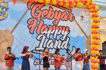 Gebyar Happy Land