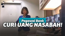 Karyawan Bank Mengambil Uang Nasabah