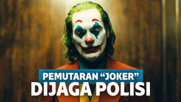 Joaquin Phoenix sebagai Arthur Fleck a.k.a. Joker.