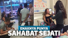 12 Foto ini Bikin Kita Sadar Pentingnya Memiliki Sahabat Sejati