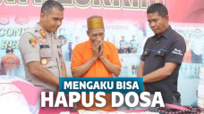 Pelaku saat ditangkap polisi