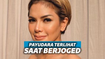 Nikita Mirzani telanjang