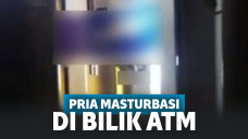 Screenshot video aksi pria masturbasi di ruang ATM