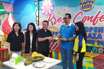 Grand Opening Happy Land Plaza Surabaya