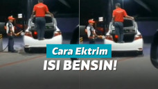 Menggoyangkan mobil saat isi bensin