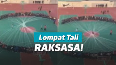 Main lompat tali raksasa