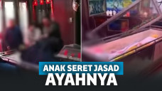 Anak seret jasad ayah dari dalam peti