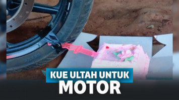 Nentuin tanggal ulang taunnya dari tanggal pembelian atau tanggal produksi, ya?