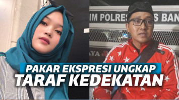 Putri Delina dan Teddy