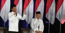 jika terjadi kekosongan presiden dan wakil presiden yang menjadi pelaksana tugasnya adalah