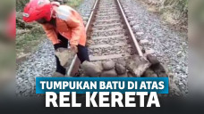 Viral! Tumpukan Batu Diletakkan di Atas Rel Kereta Api, Ribuan Penumpang Terancam