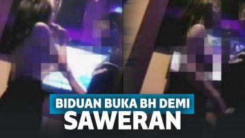 Biduan ini mengisi acara karaokean yang diselanggarakan sebagai acara syukuran.