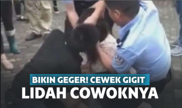 Cewek ini gigit lidah ceweknya