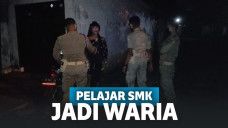 Waria saat terkena razia