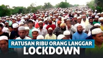 Masyarakat berkerumun saat hadiri pemakaman ulama
