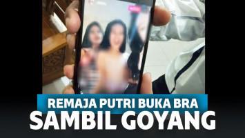 Remaja putri buka bra saat live Instagram