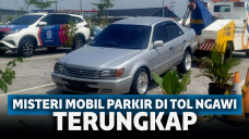 Mobil saat diderek petugas