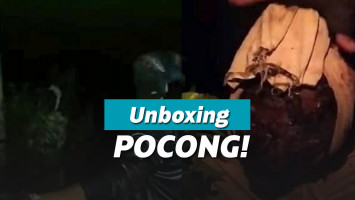 Ki Suryo mengunboxing pocong