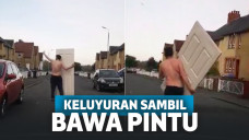 Pria Ini Keluyuran di Jalanan Sambil Telanjang dan Pintu
